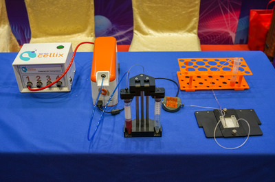 點成生物展示微流控芯片與壓力泵產(chǎn)品，分享前沿技術(shù)應(yīng)用方案